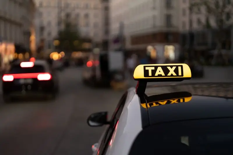 Krovna oznaka taxi vozila